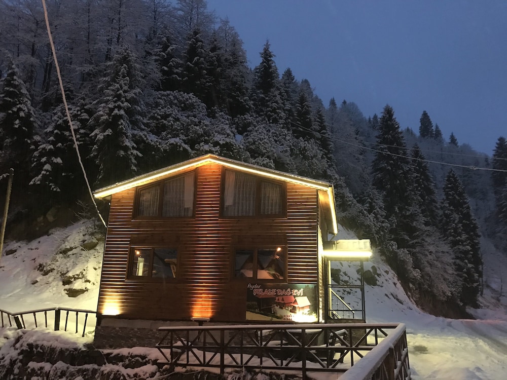 Ayder Selale Dag Evi 1/50