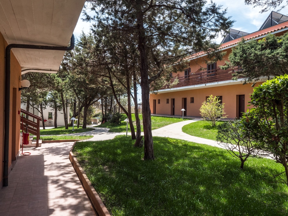 Hotel Cala Reale 60/65