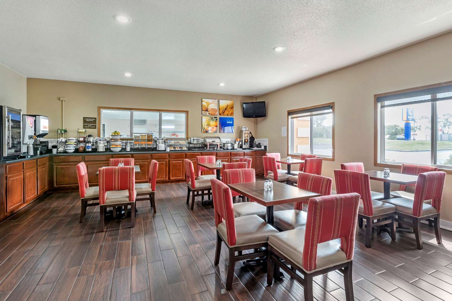 Comfort Inn Muscatine near Hwy 61 28/33