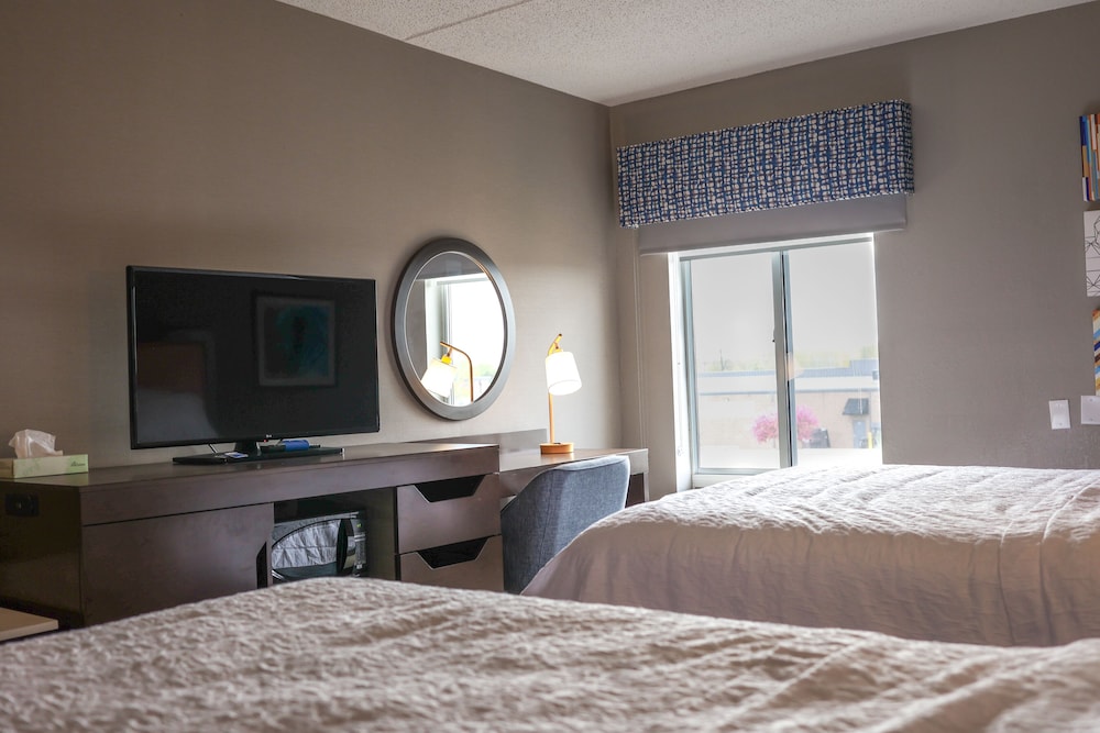 Hampton Inn Suites Scottsburg 28/82
