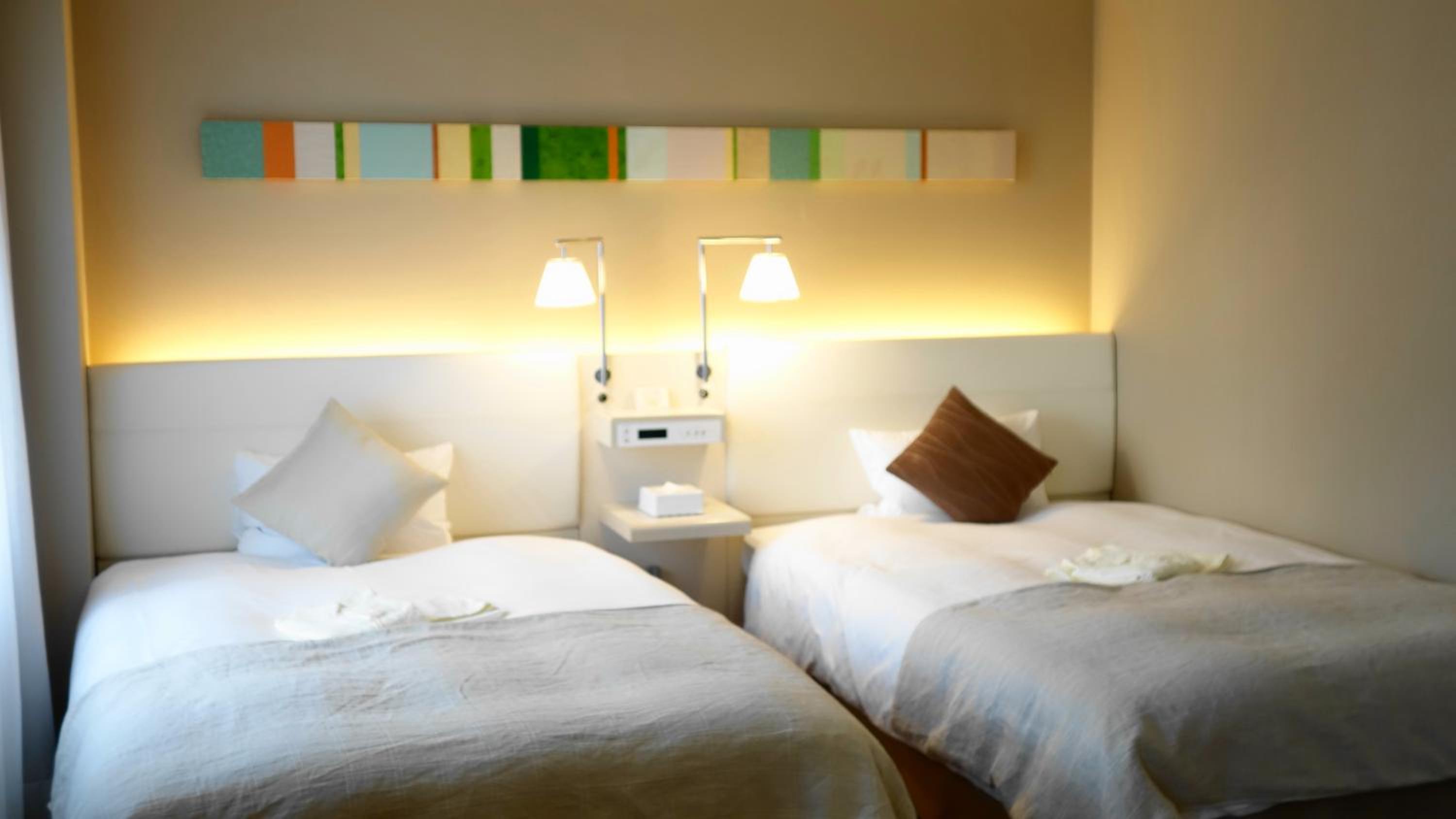 EXECUTIVE, TWIN BEDS