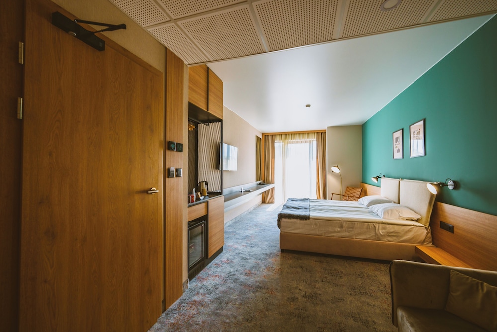B1 Downtown Hotel 33/54