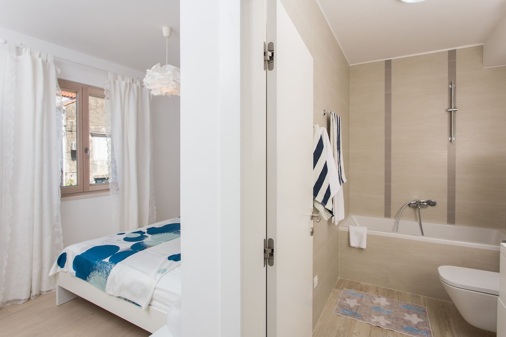 Apartments Villa Karmen 50/50