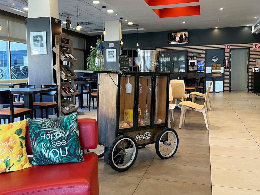 IBIS BARCELONA RIPOLLET 44/72