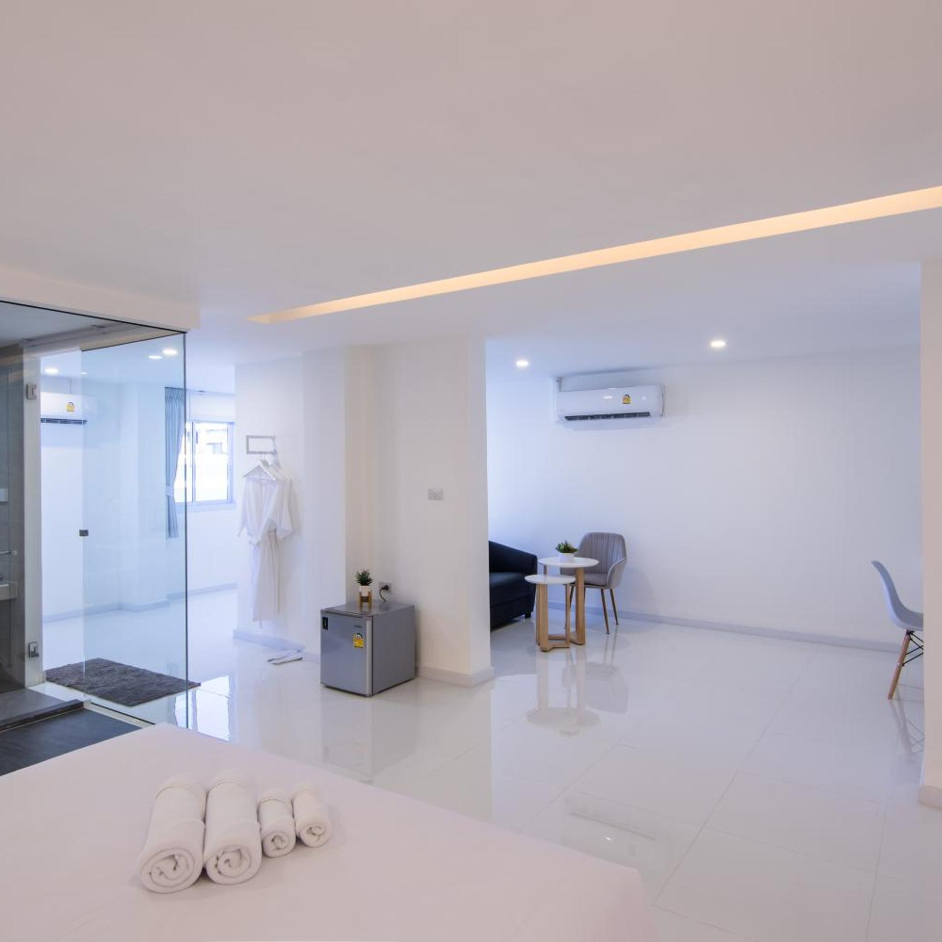 The White Hotel By Charoensri 46/47