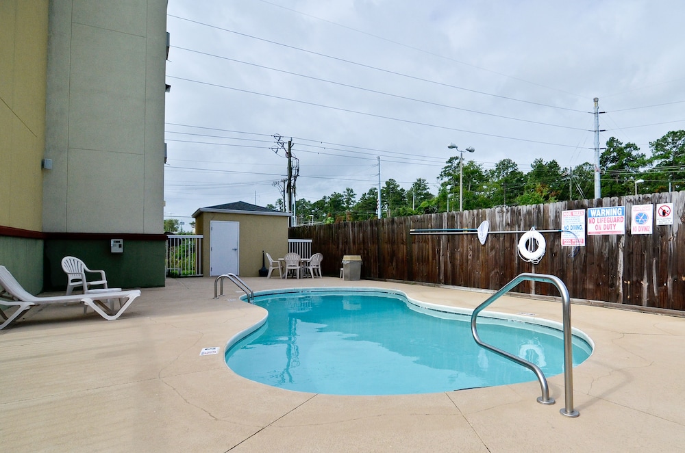 Econo Lodge Valdosta Mall Area 4/33