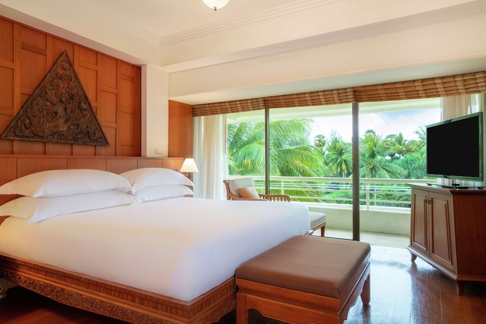 Pullman Phuket Karon Beach Resort 36/80