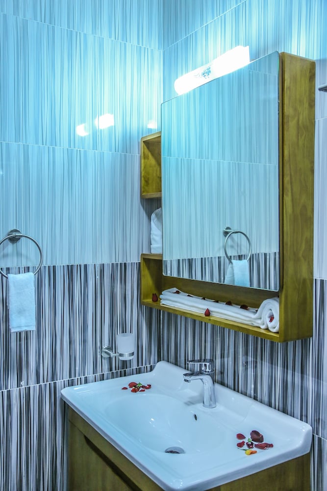 Gzara Hotel Addis 36/39