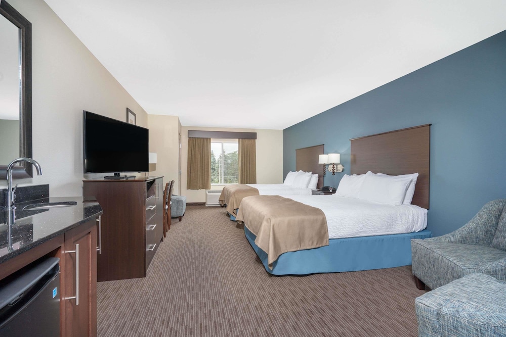 AmericInn by Wyndham Windom 5/22