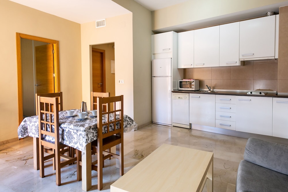 APARTAMENTOS TURISTICOS LA CASTILLEJA 24/30