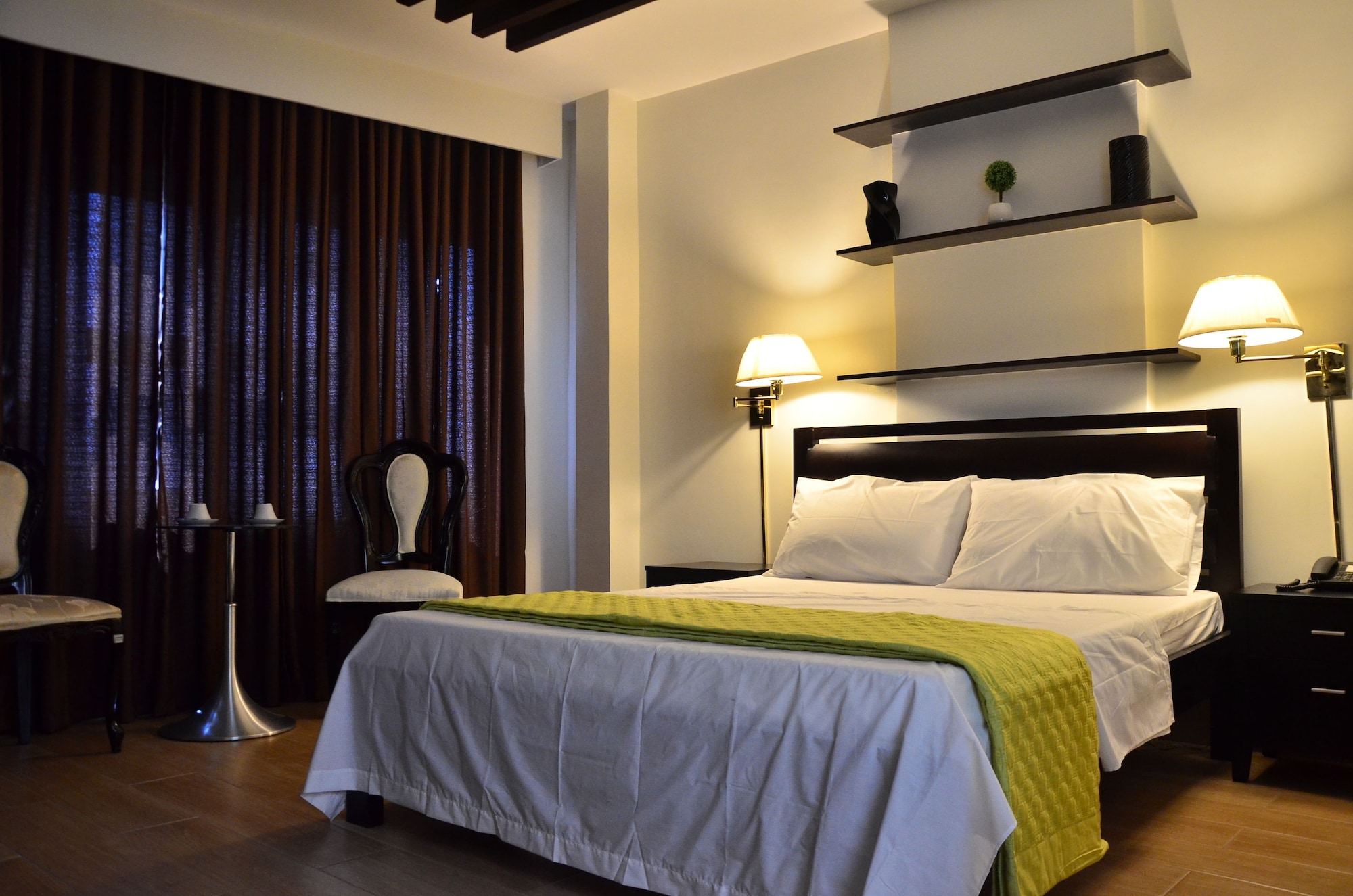 TOWER, PREMIER, STUDIO, QUEEN BED, CITY VIEW