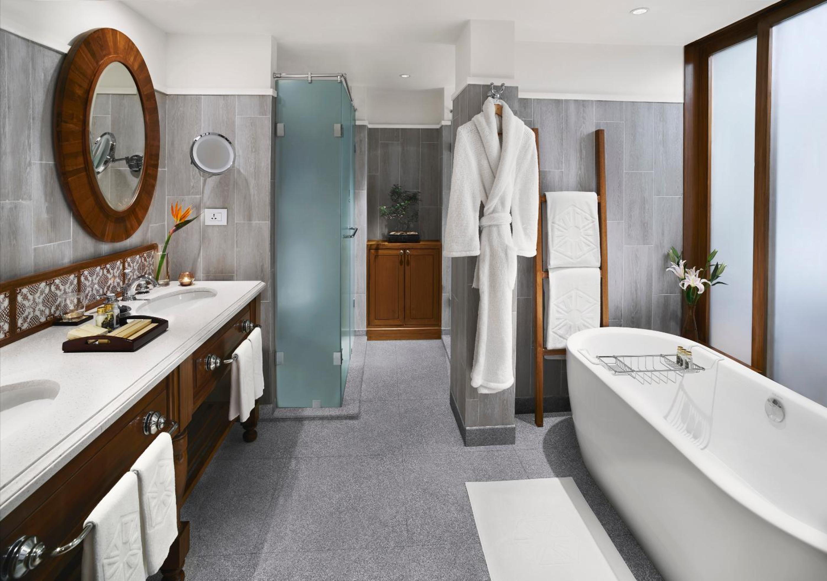 جناح تنفيذي بسرير كينج، Taj Exotica Resort Spa Goa 3/4