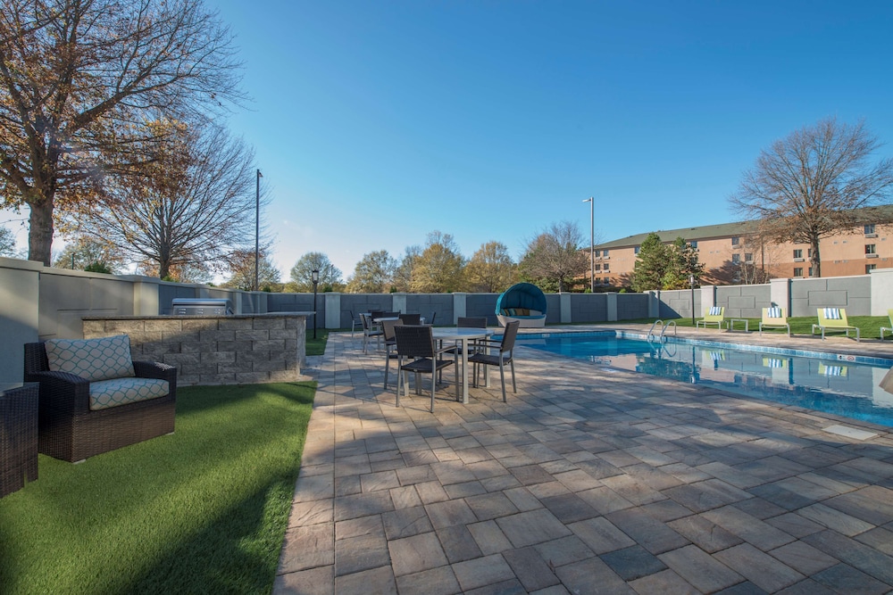 swimming pool spa