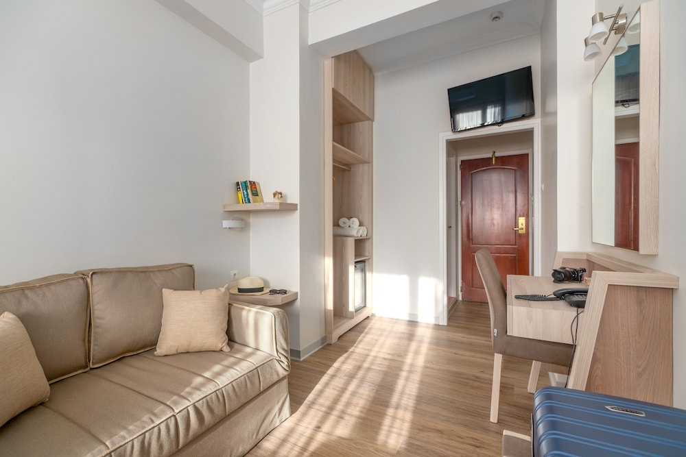 Attalos Hotel 28/48