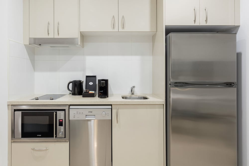 Meriton Suites Pitt Street 33/65