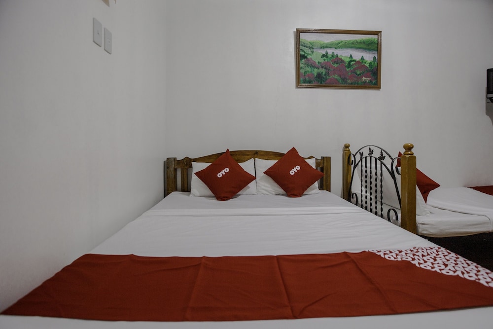 OYO 741 Sierra Travellers Inn 8/43