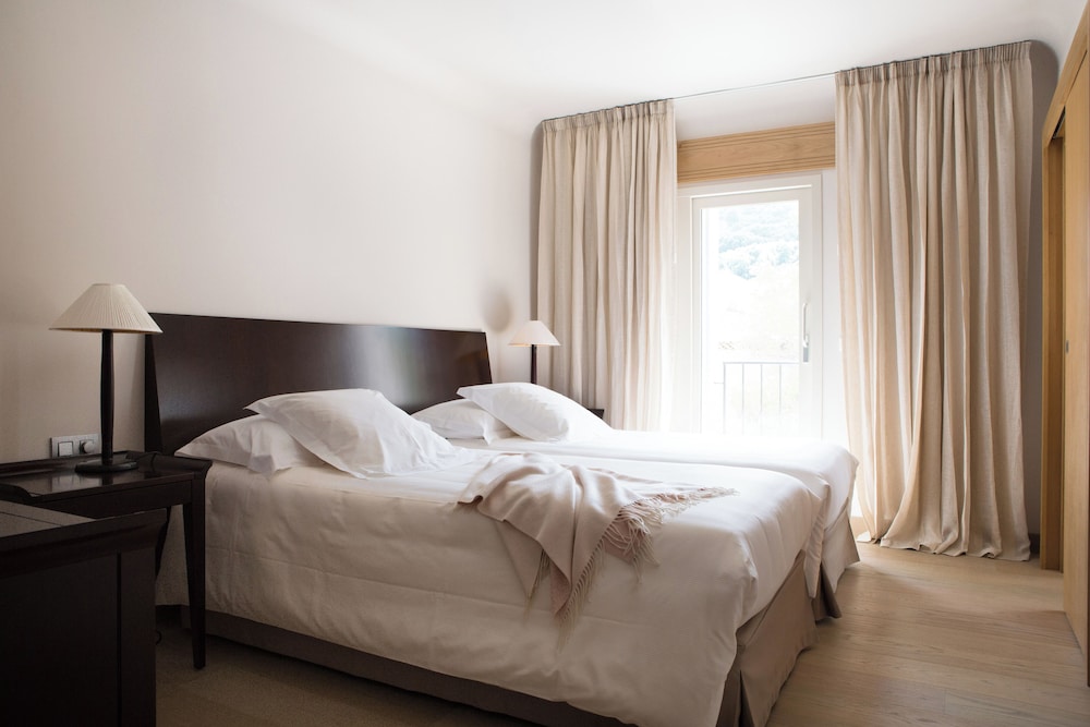 2 Rooms, Suite, 2 Queen Beds, Sea View, 2 Bathrooms