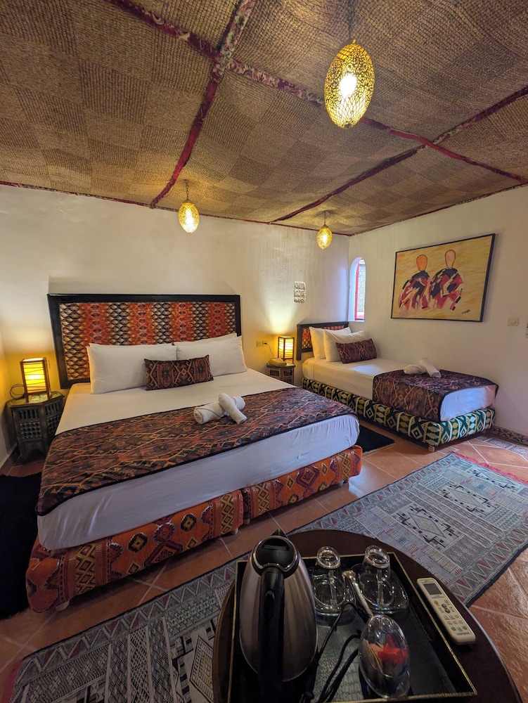 غرفة ديلوكس ثلاثية بسرير مزدوج وسرير فردي، Riad Amira Luxury Palace 10/10