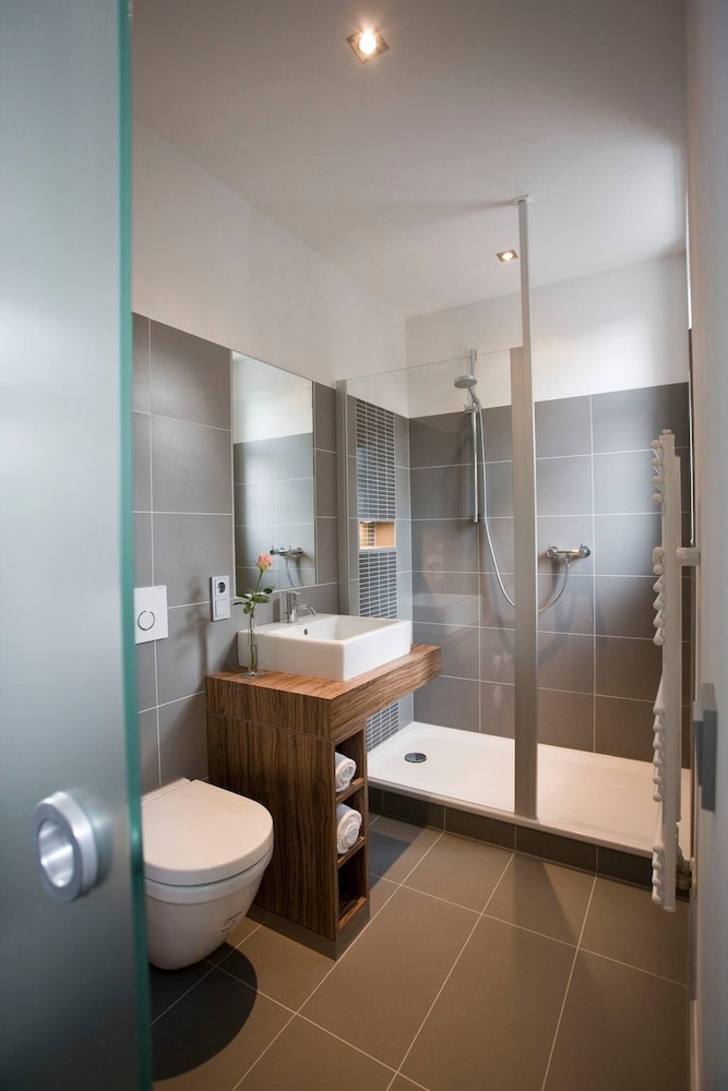 HOTEL GRAFRATHER HOF 39/49