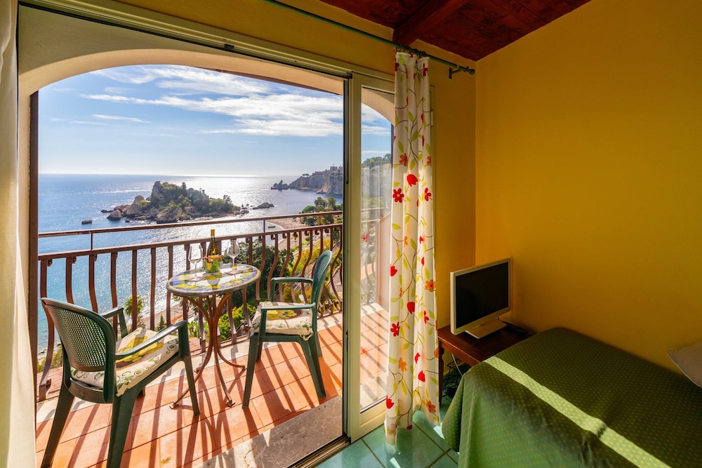 Mendolia Beach Hotel 22/47
