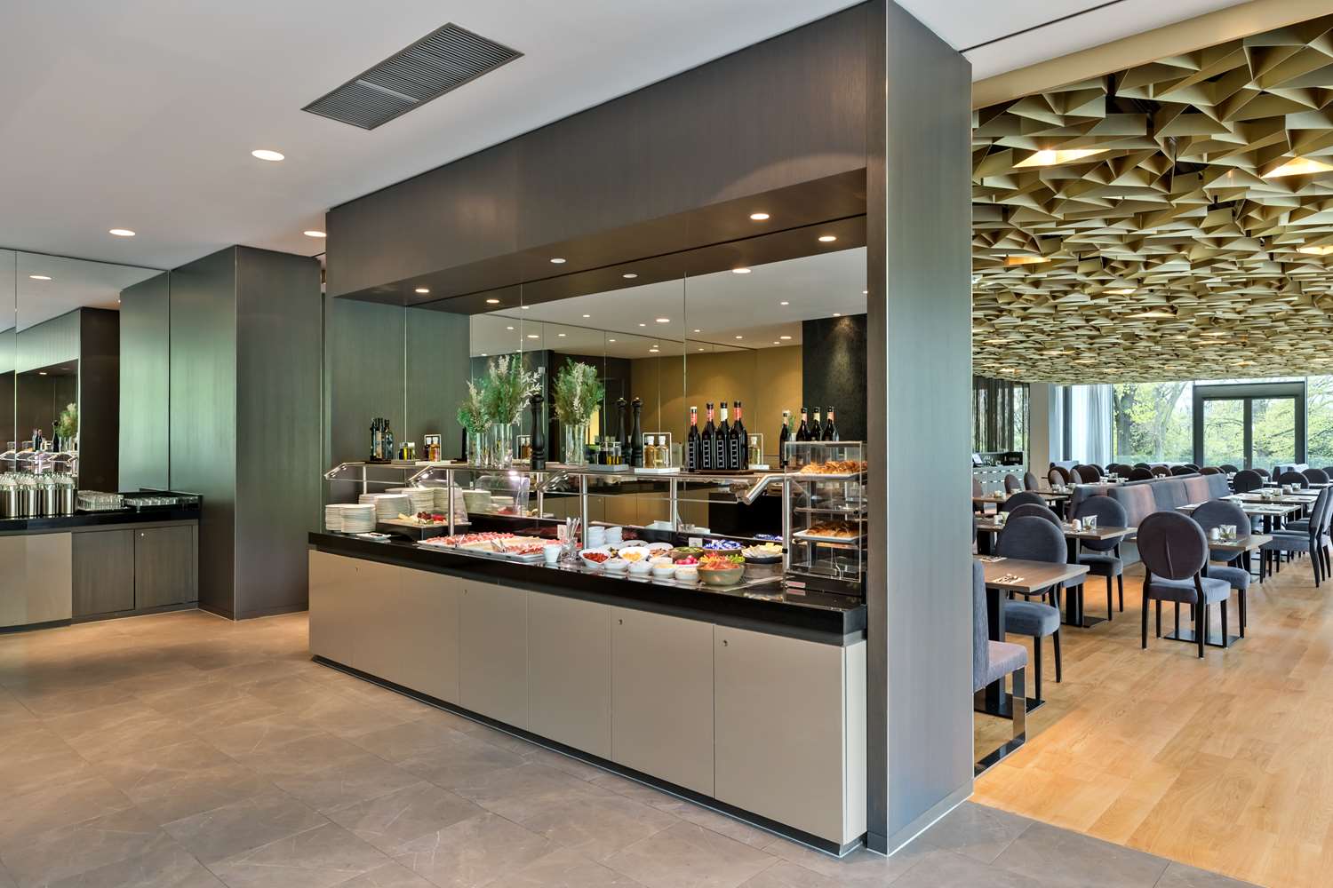 restaurant cafeteria