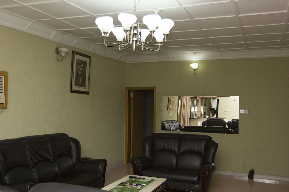Eemjm Hotels And Suites Limited 6/42