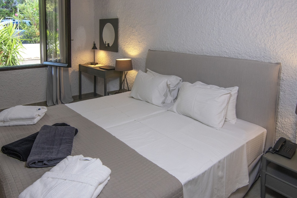 Apollo Resort 27/63
