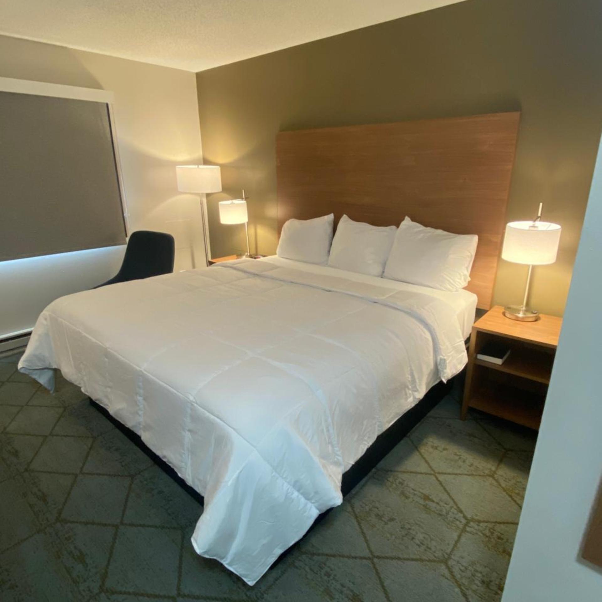 Room, King Bed, Bathtub, Accessible
