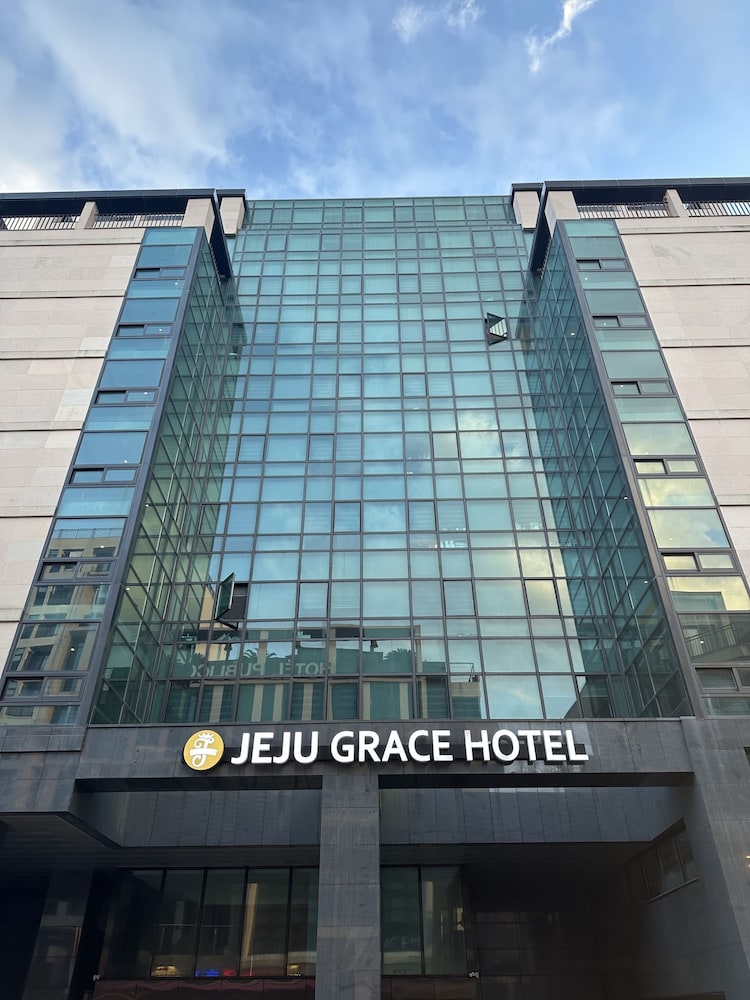 Jeju Grace Hotel in SEOGWIPO