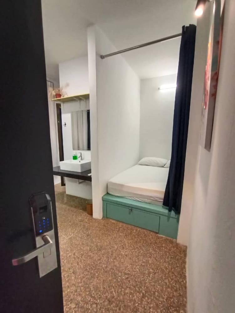 Beds In Garden Hostel Sdn Bhd 49/50