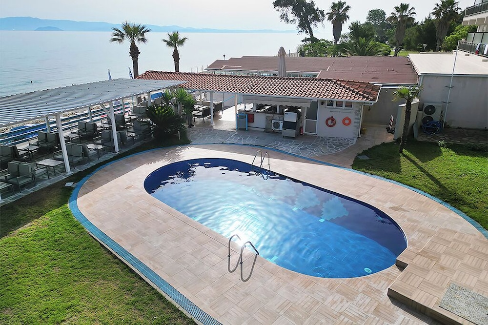 Hanioti Grandotel 67/71