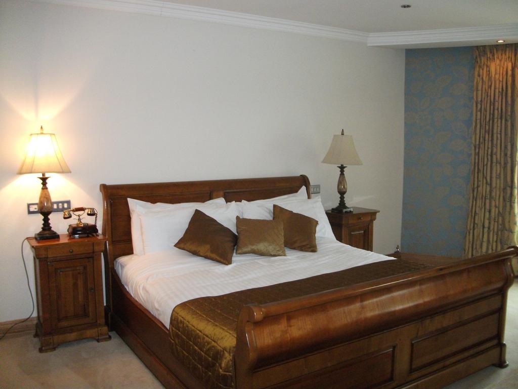 BROADHAVEN BAY HOTEL 6/25