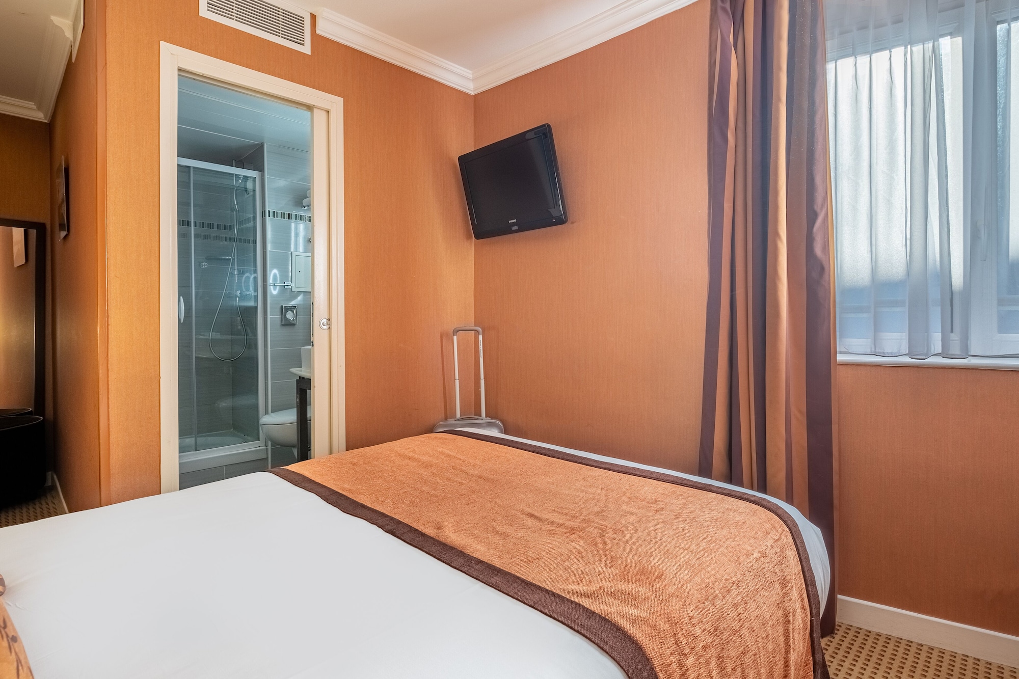 SUPERIOR, DOUBLE BED, COURTYARD VIEW