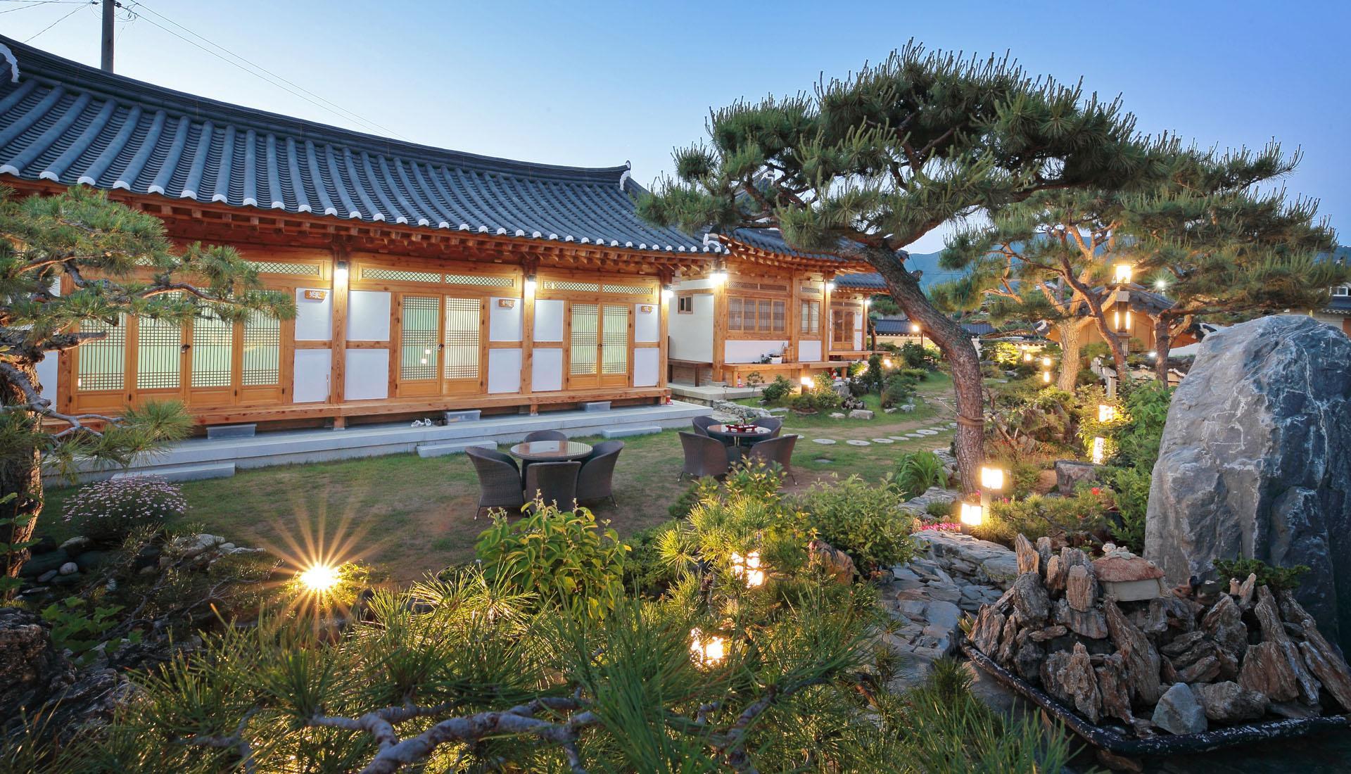 Cheonggong Hanokstay 53/57