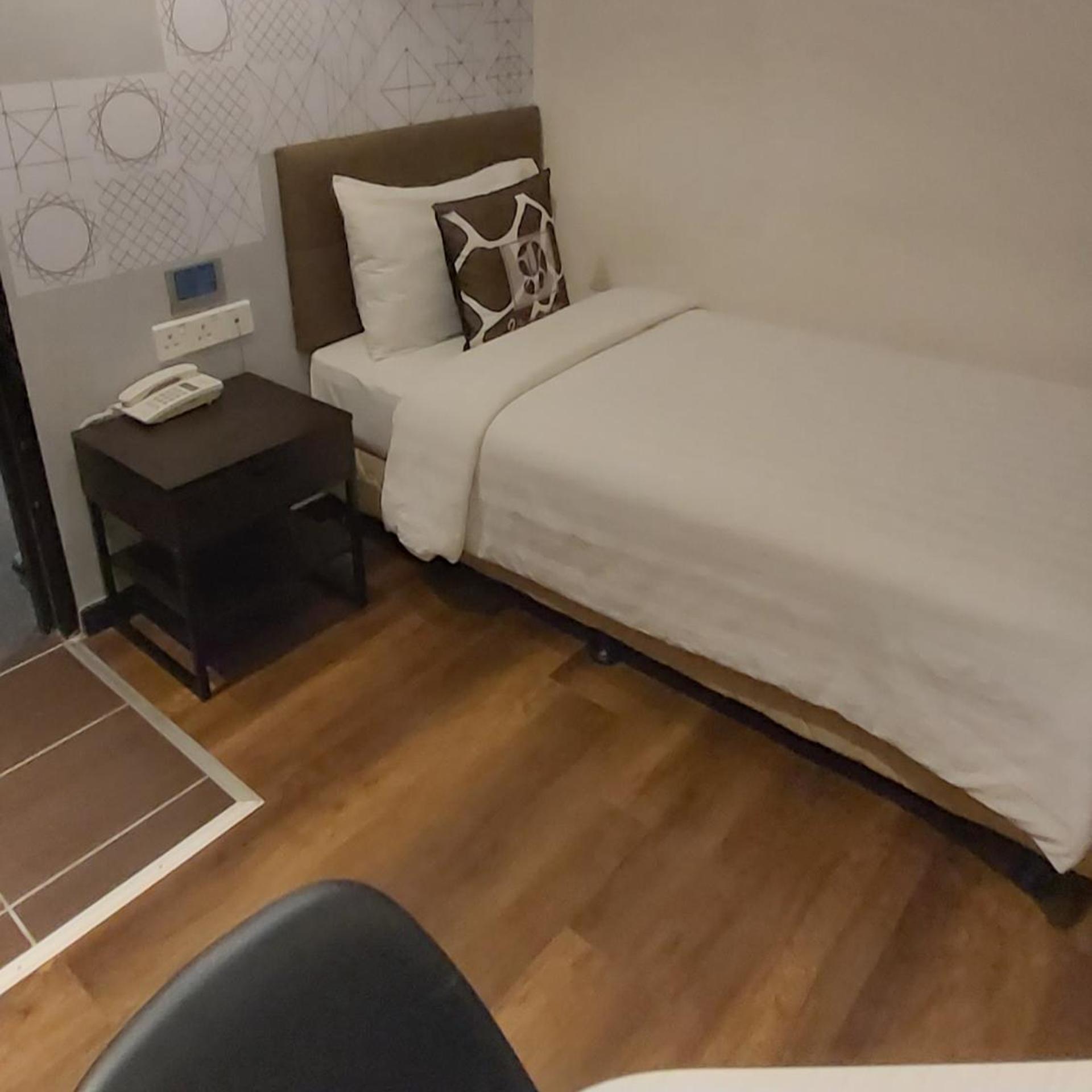 9 Square Hotel Subang Jaya 50/50