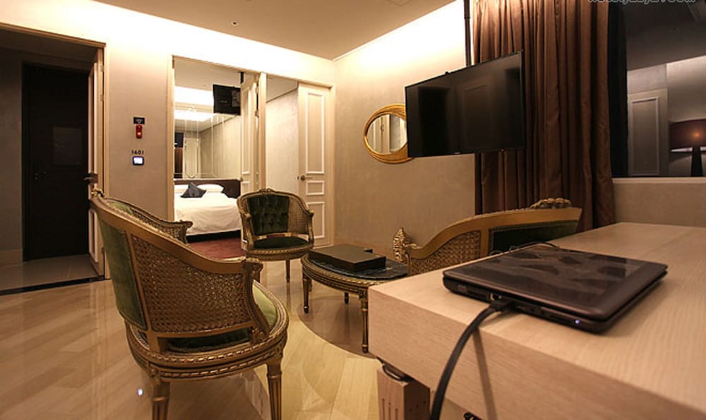 Hotel The Designers Hongdae 63/80