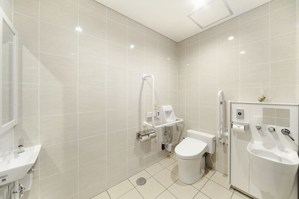 Toho Hotel Namba Motomachi 38/41