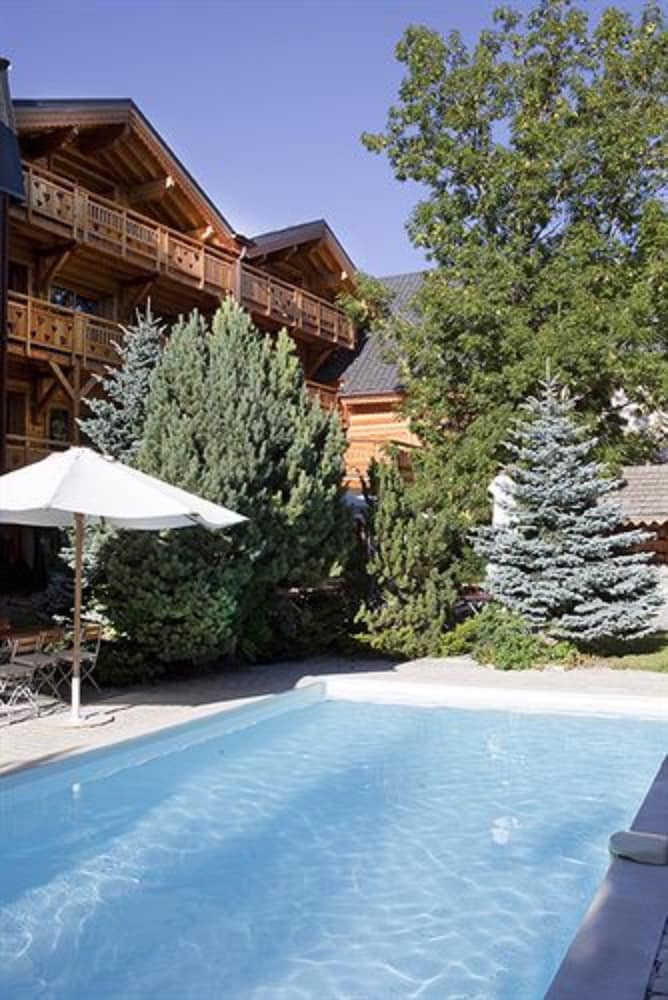 Hôtel & Spa - Châlet Mounier 36/40