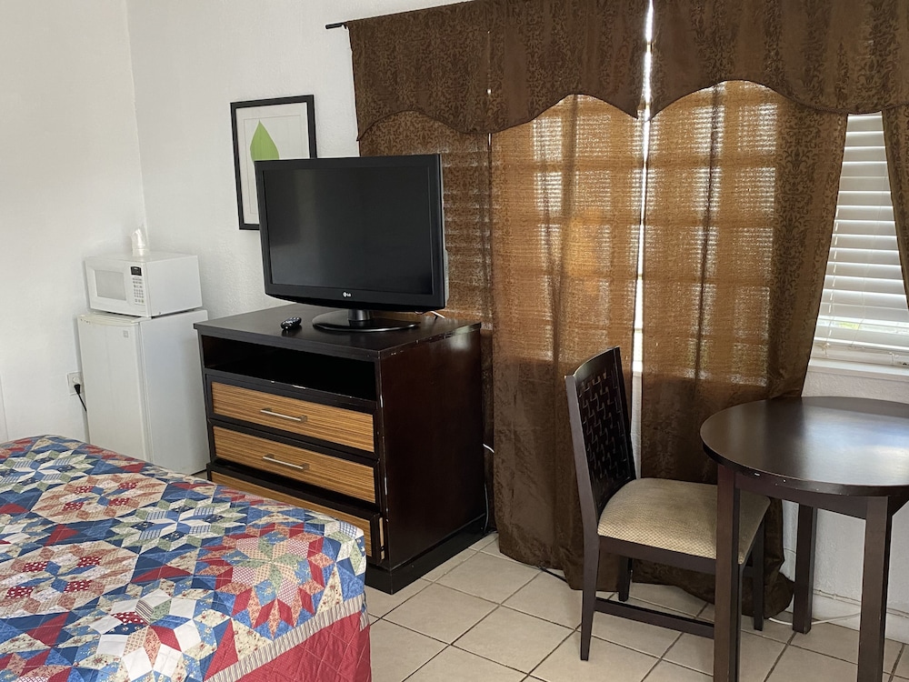 Richard s Hotel 47/65