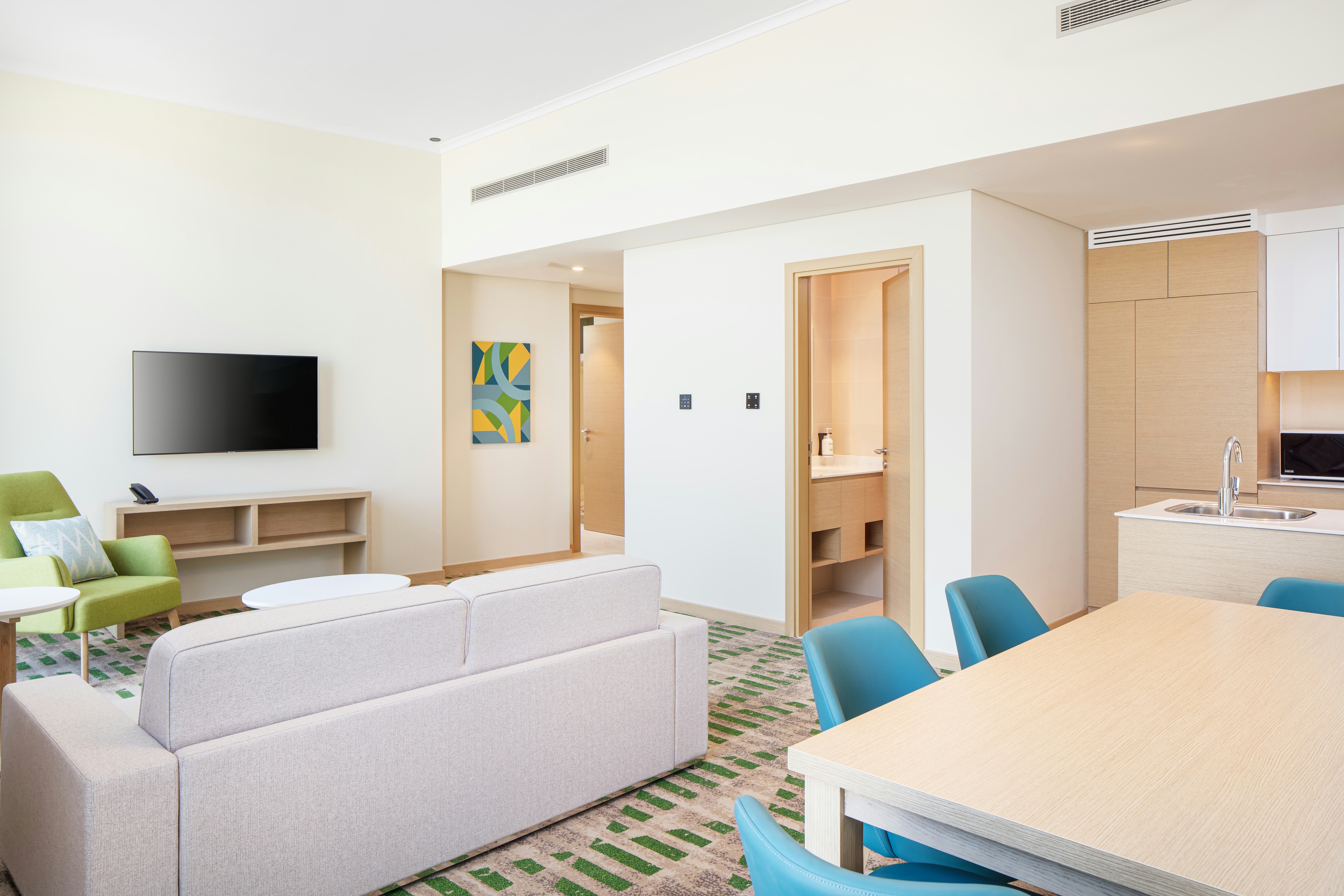Holiday Inn & Suites Dubai Science Park 28/50