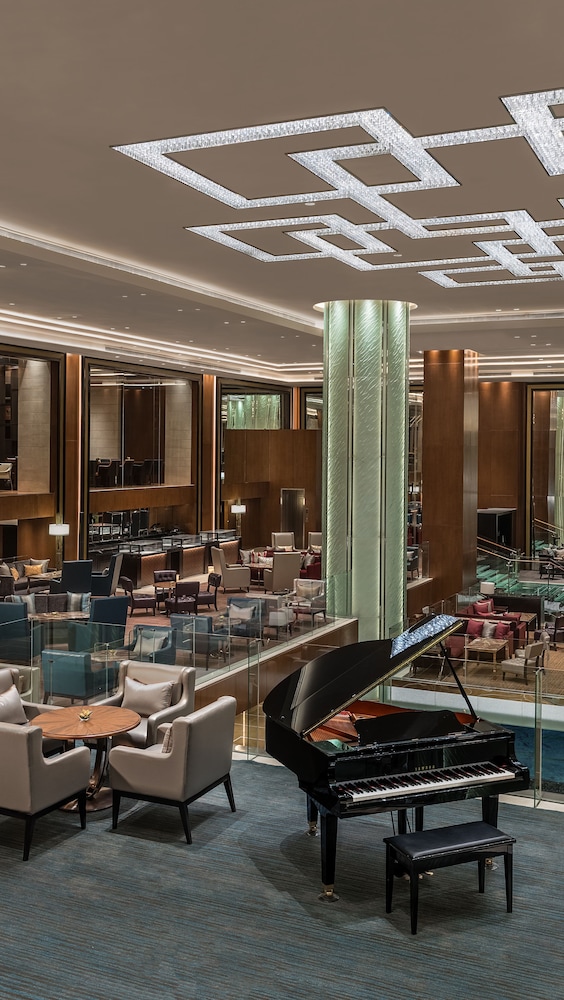 Grand Hyatt Manila 32/72