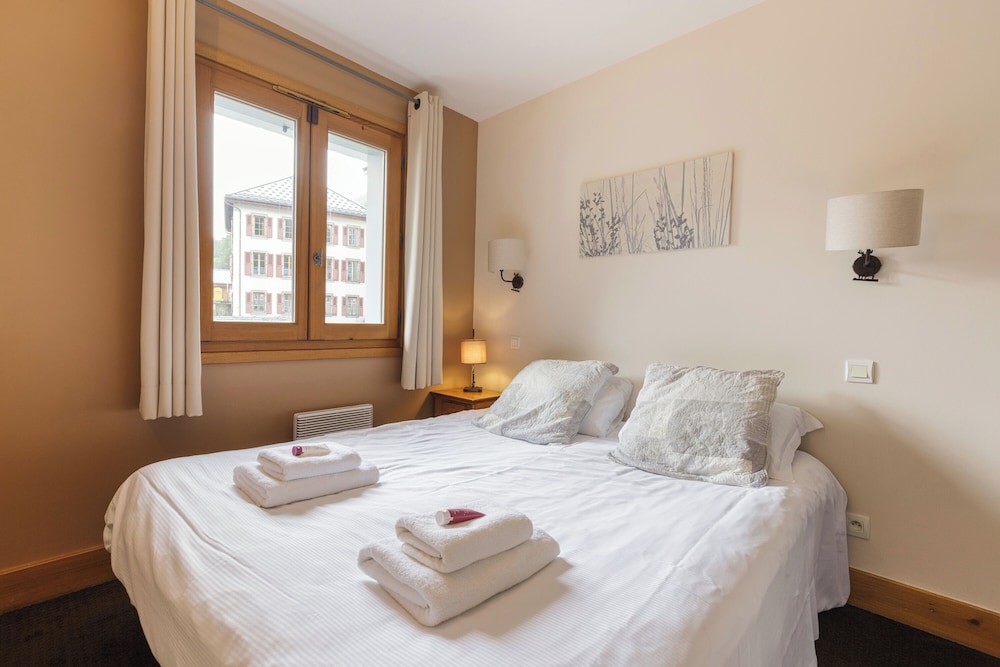 Multiple Bedrooms, Family, Apartment, Double Bed, Sofa, Balcony