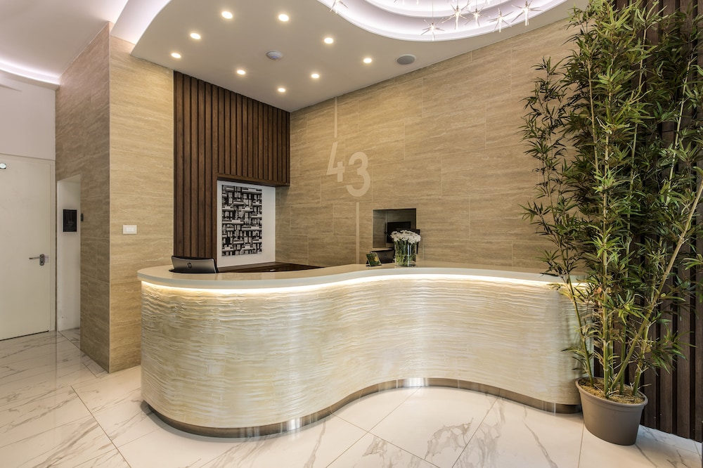 43 Station Hotel 10/61