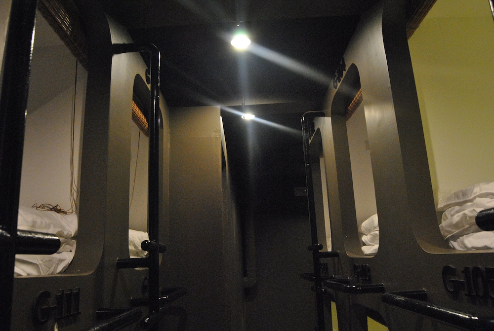 Capsule Hostel Chiangkhan 16/19