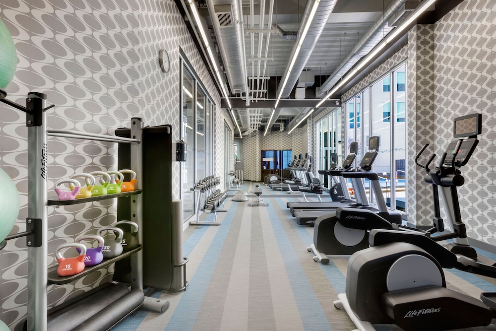 Aloft Milwaukee Downtown 22/43