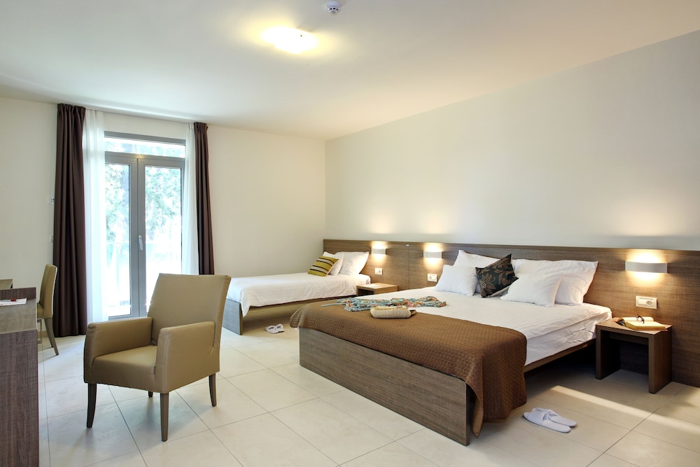 Crvena Luka Family Hotel 14/78
