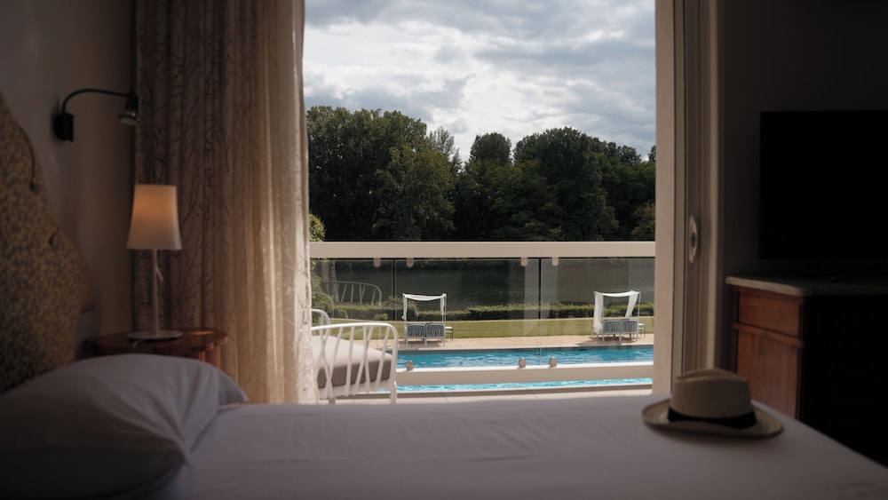 Relais and Chateaux Hotel La Reserve 17/37