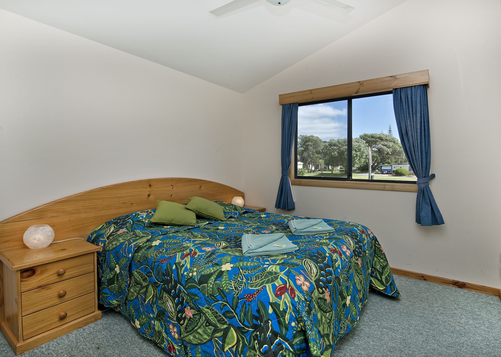 2 Bedrooms, Classic, Cabin, Ocean Front