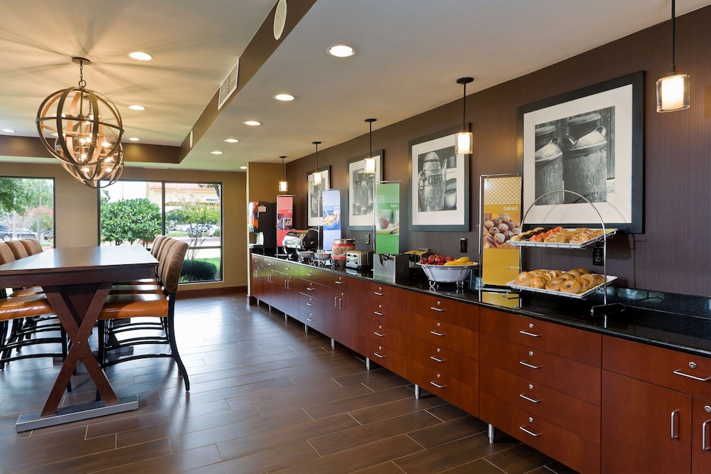 Hampton Inn Stafford 30/34
