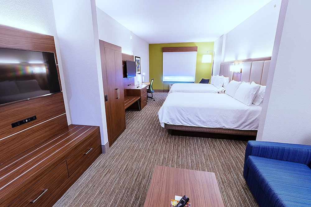 Holiday Inn Express & Suites Crestview South I-10 15/69